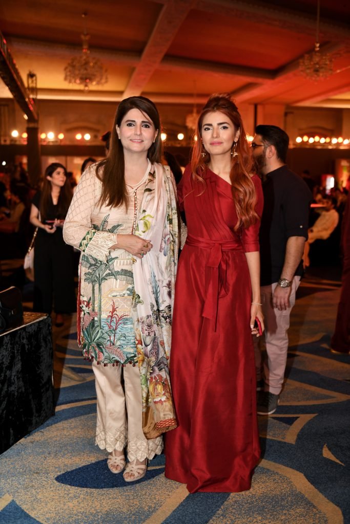 Huma and Momina Mustehsan