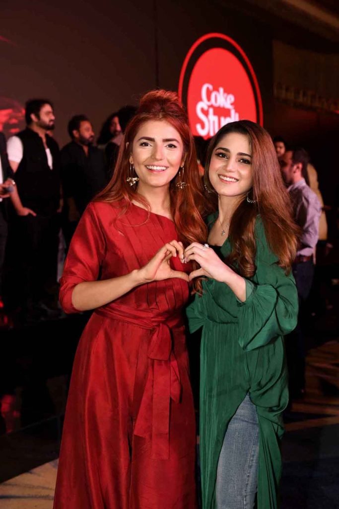 Momina Mustehsan and Aima Baig (1)