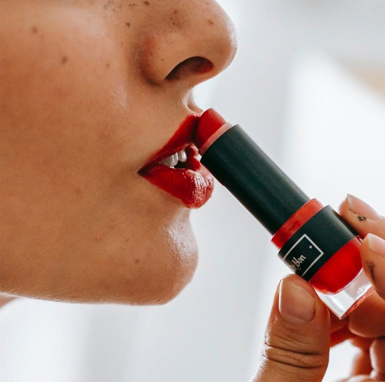 red lipstick