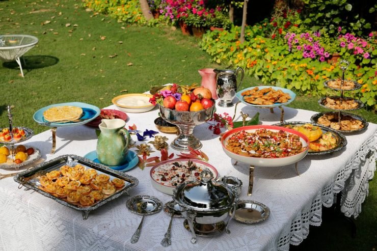Table Setting Ideas For Hosting A Perfect Iftar Gathering