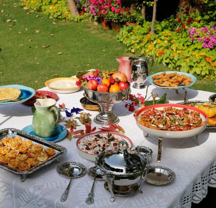 Table Setting Ideas For Hosting A Perfect Iftar Gathering