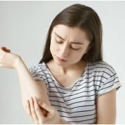 Home Remedies To Care For Dark Elbows And Knees!