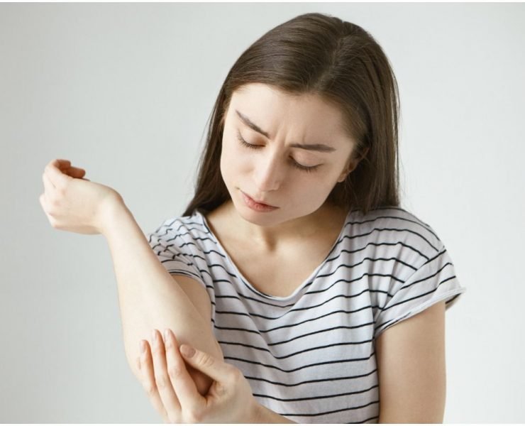 Home Remedies To Care For Dark Elbows And Knees!