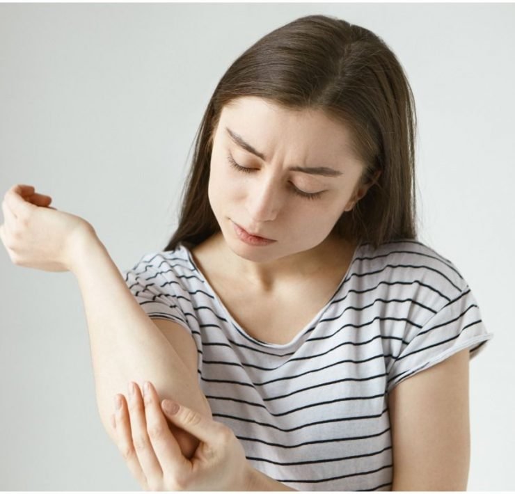 Home Remedies To Care For Dark Elbows And Knees!