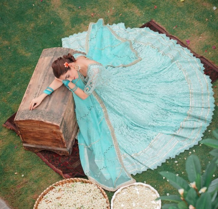 traditional looks of Maya Ali