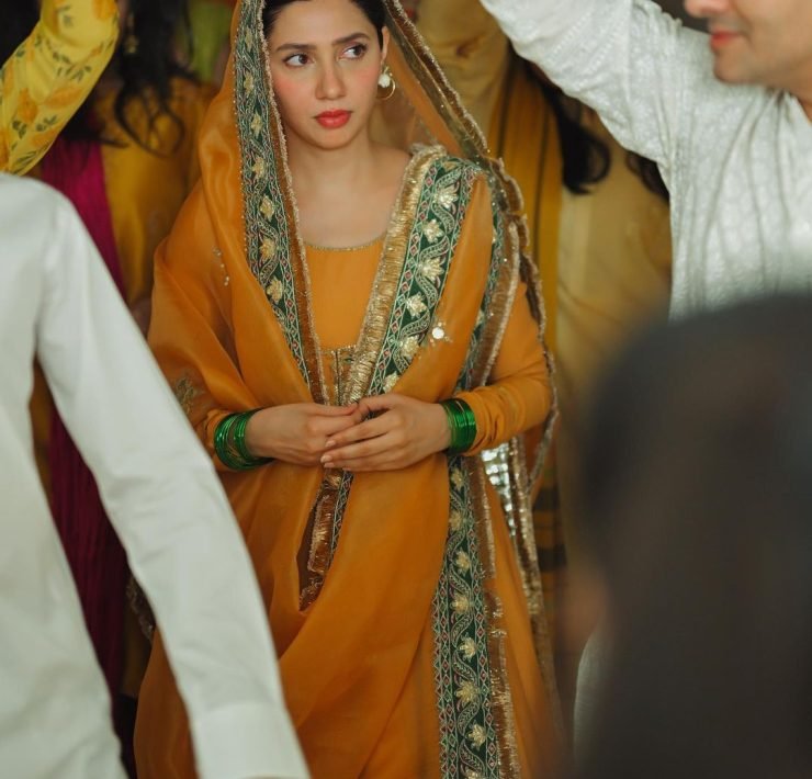 mahira khan mayon look