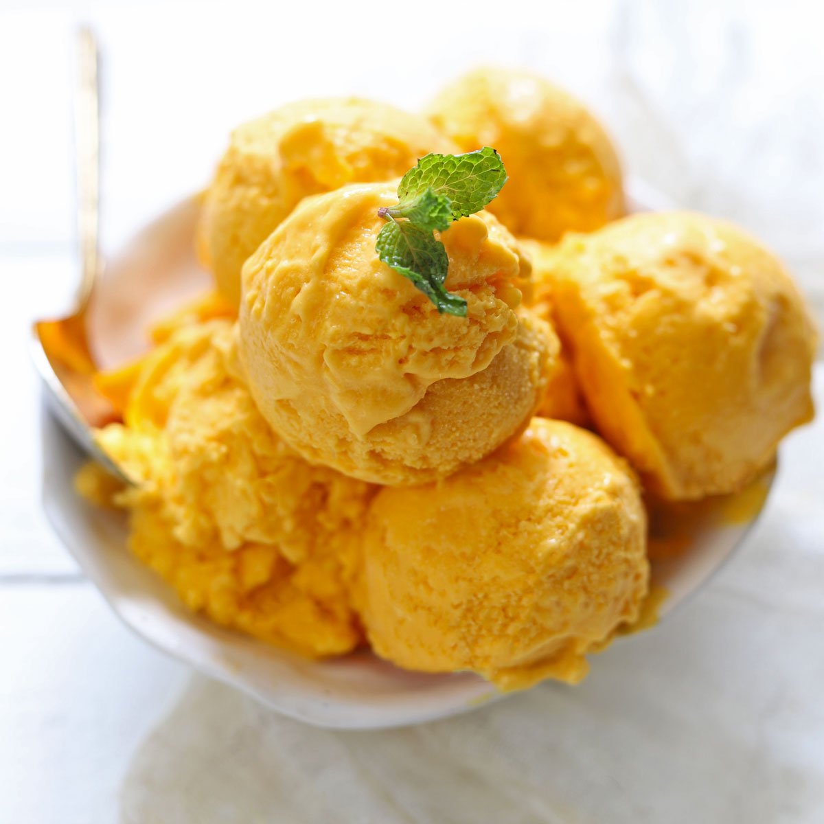 Quick Mango Ice Cream