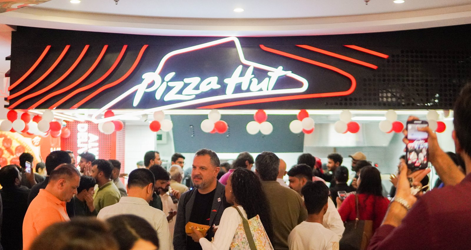 Pizza Hut's Epic Comeback in Pakistan