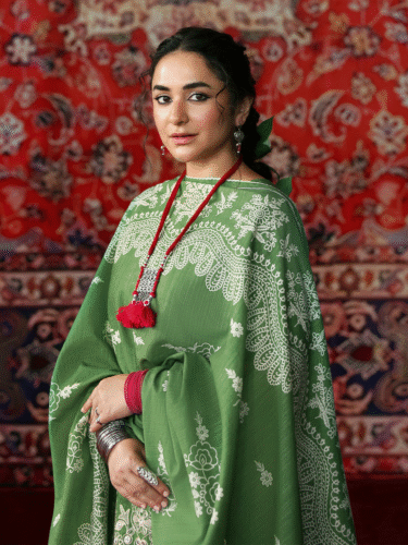 SAPPHIRE Women’s Unstitched: Yumna Zaidi Brings Fall/Winter to Life